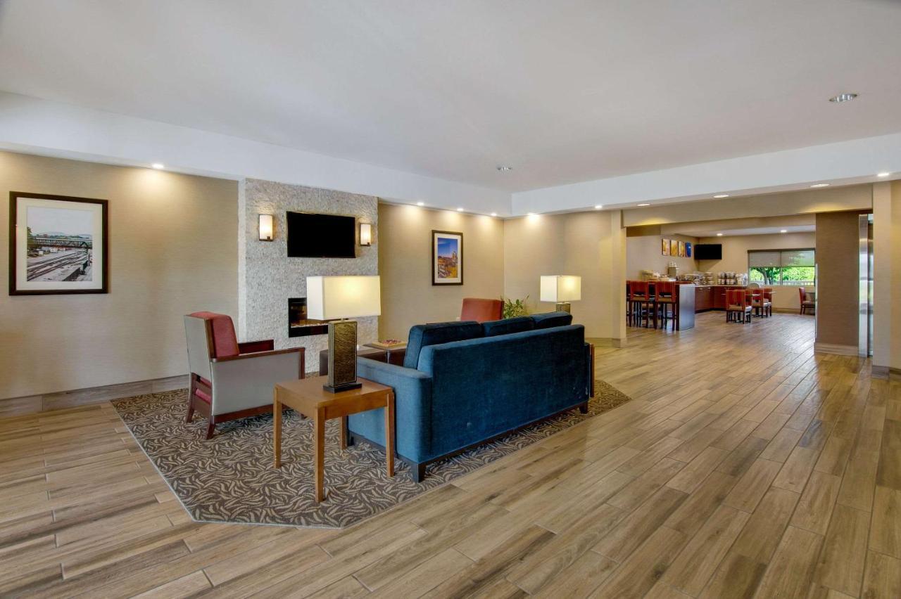 Comfort Inn Airport Roanoke Exterior foto